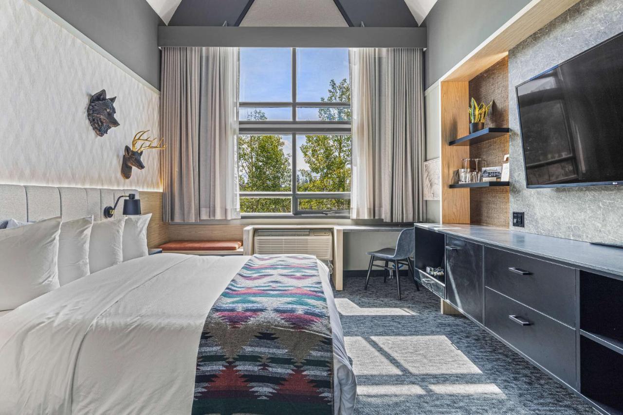 Hotel Mtn House By Basecamp Canmore Exteriér fotografie