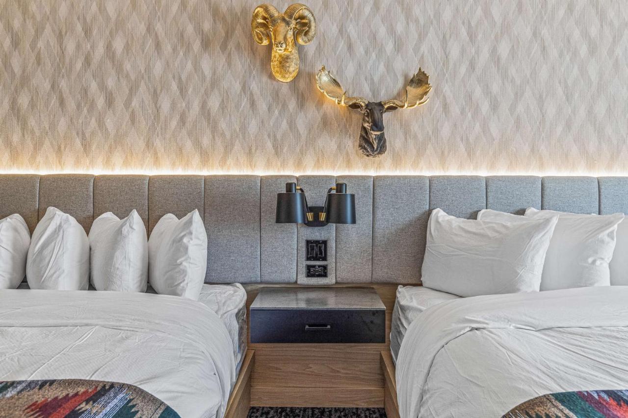 Hotel Mtn House By Basecamp Canmore Exteriér fotografie