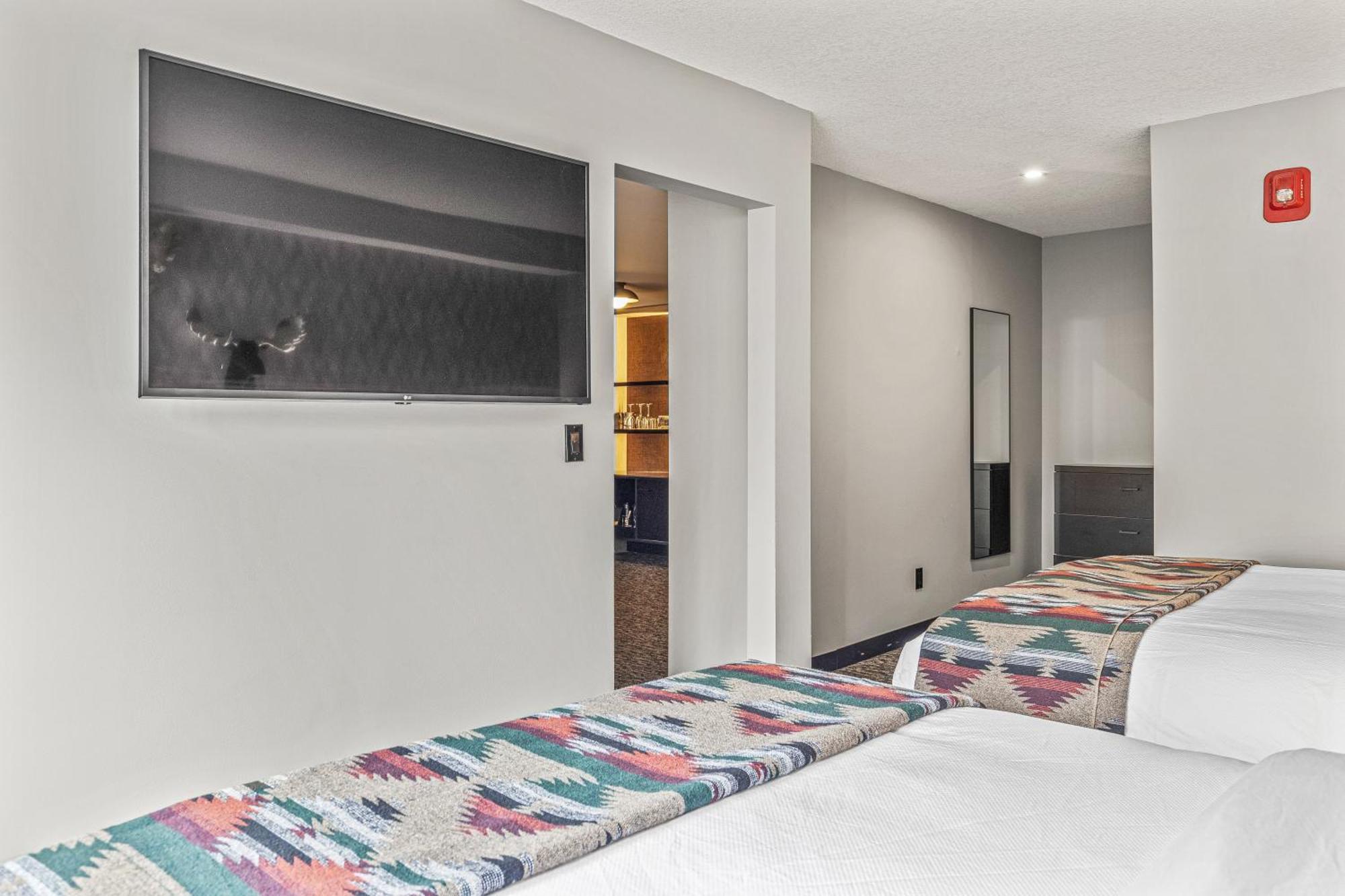 Hotel Mtn House By Basecamp Canmore Exteriér fotografie