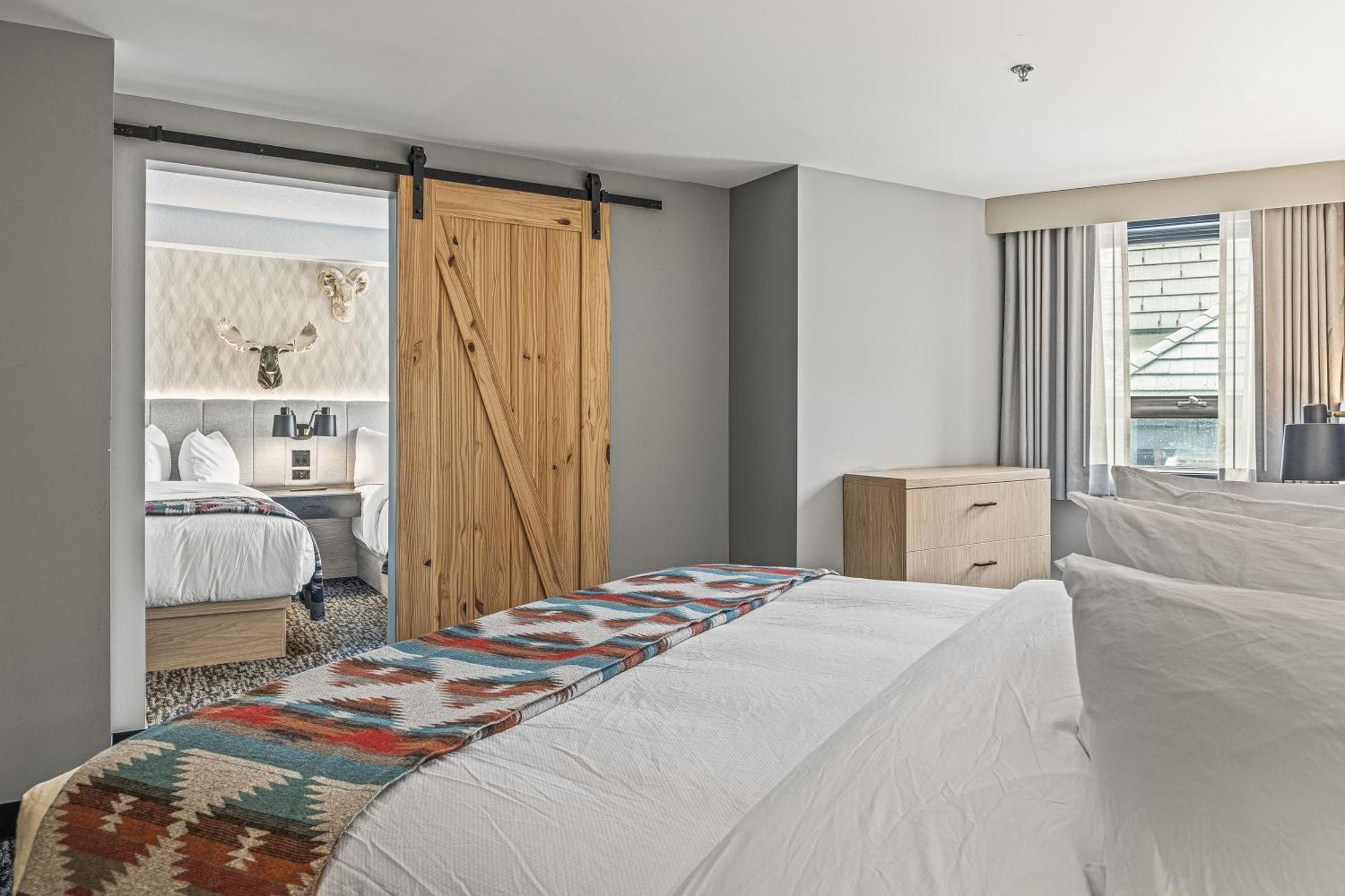 Hotel Mtn House By Basecamp Canmore Exteriér fotografie