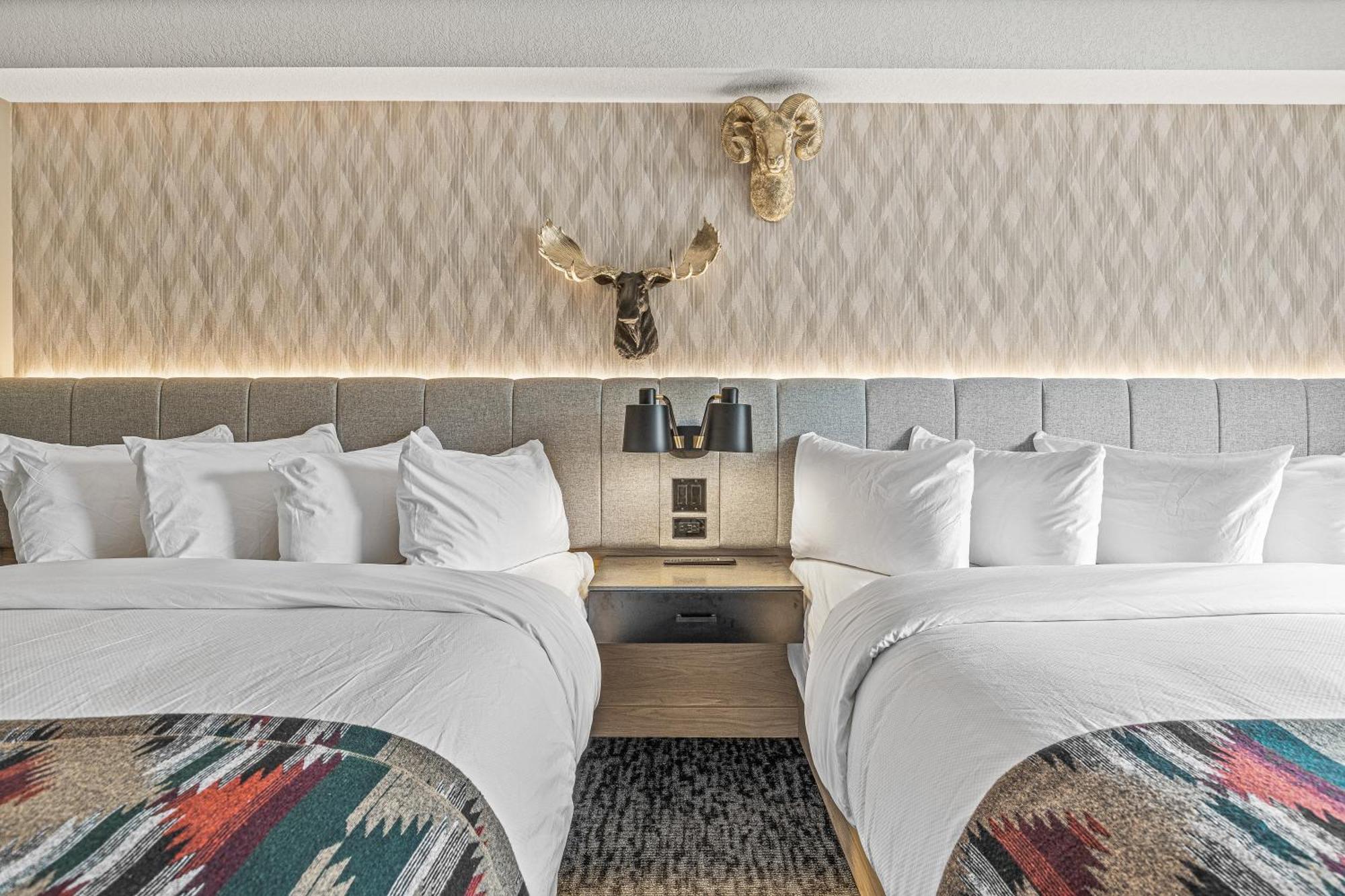 Hotel Mtn House By Basecamp Canmore Exteriér fotografie