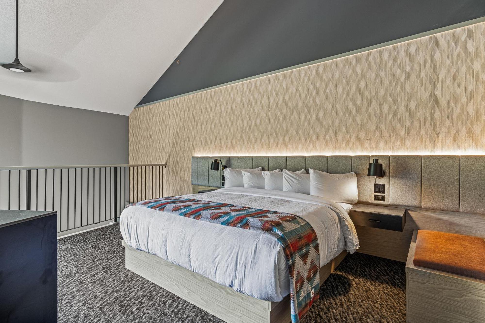 Hotel Mtn House By Basecamp Canmore Exteriér fotografie