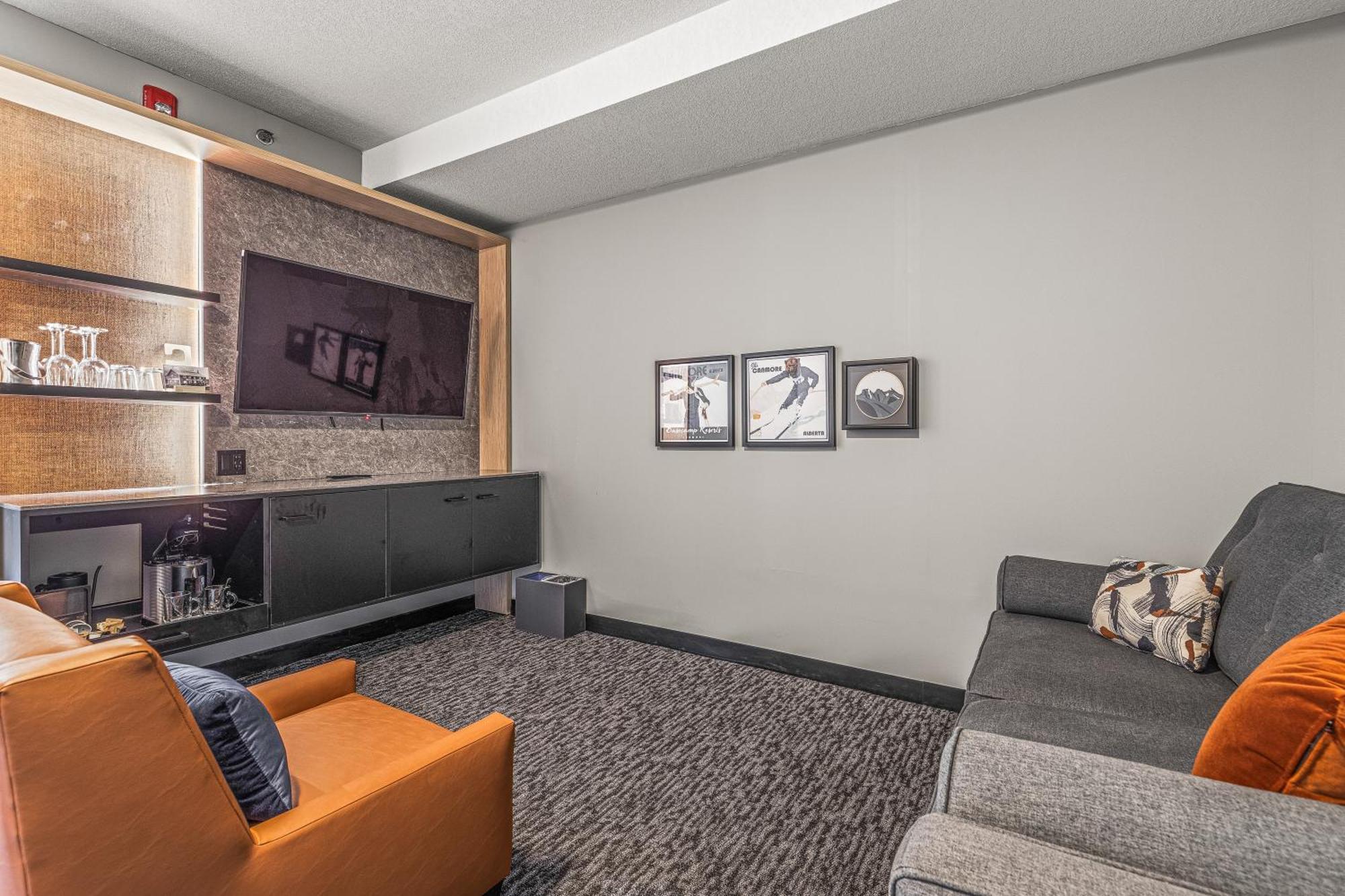 Hotel Mtn House By Basecamp Canmore Exteriér fotografie