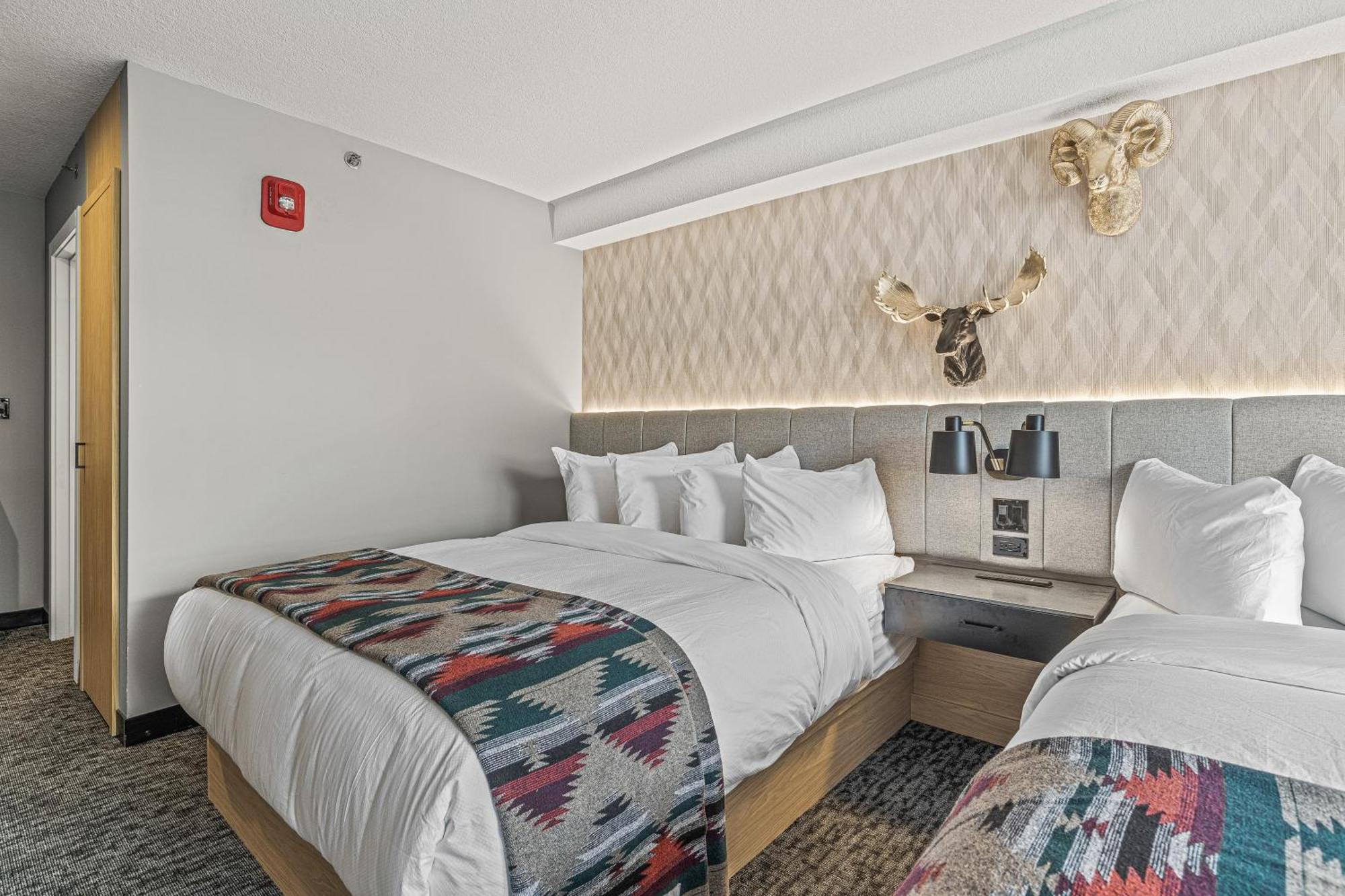 Hotel Mtn House By Basecamp Canmore Exteriér fotografie