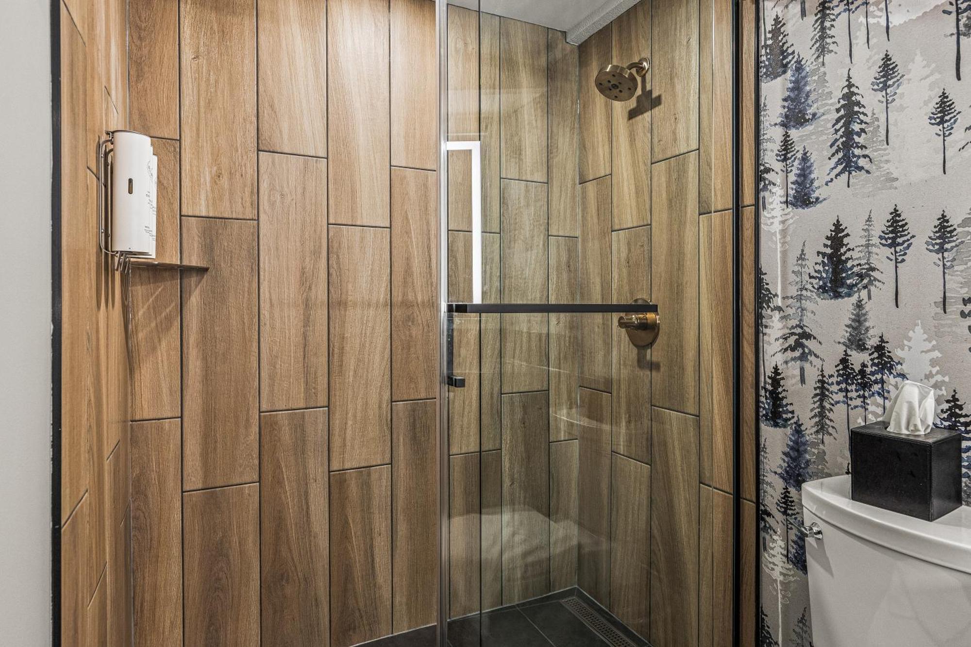 Hotel Mtn House By Basecamp Canmore Exteriér fotografie