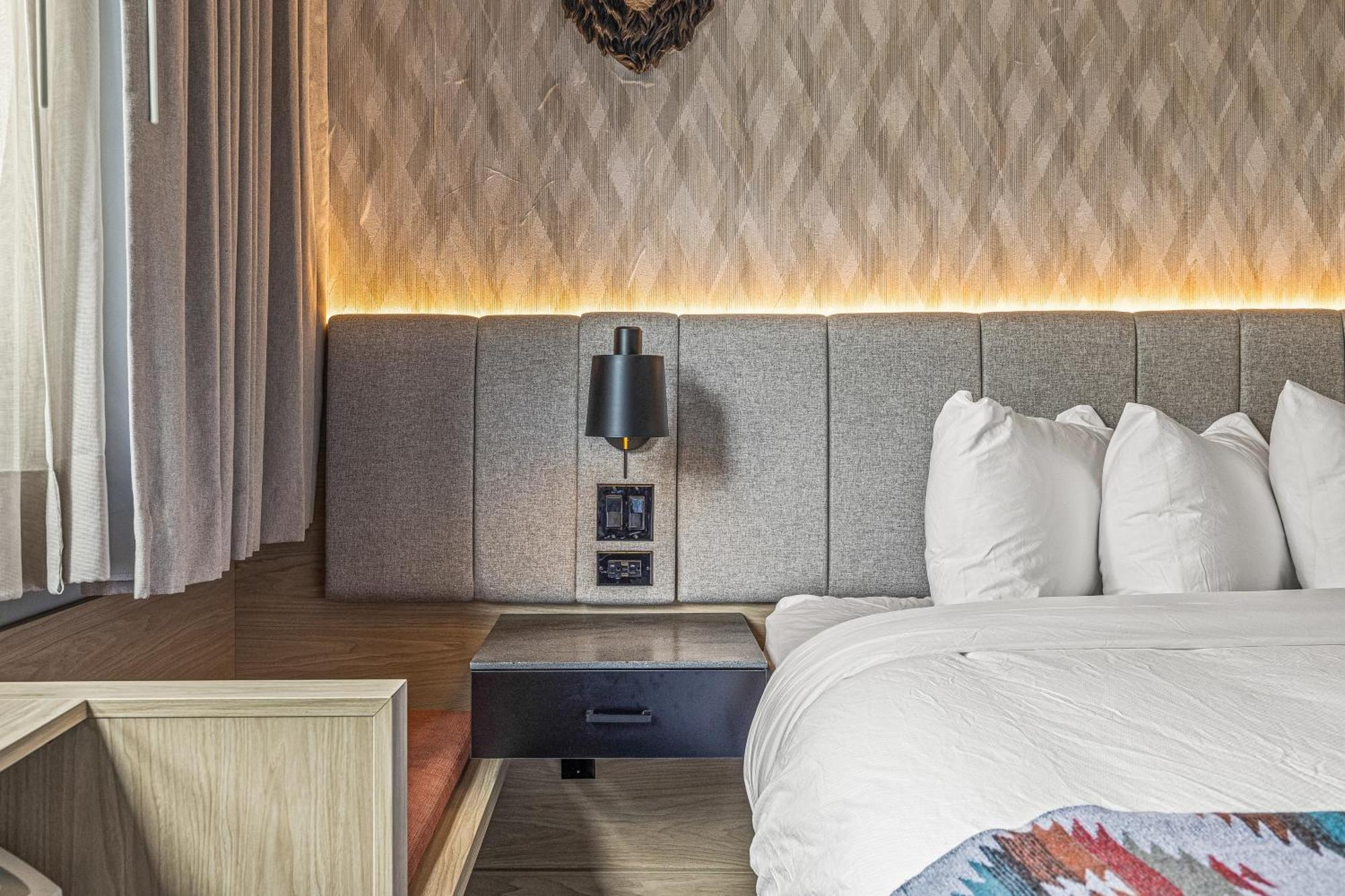 Hotel Mtn House By Basecamp Canmore Exteriér fotografie