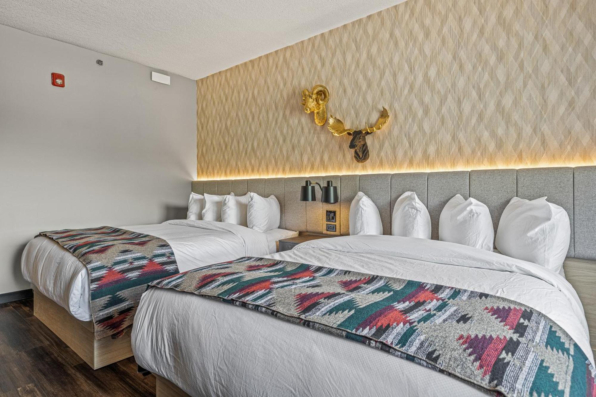 Hotel Mtn House By Basecamp Canmore Exteriér fotografie